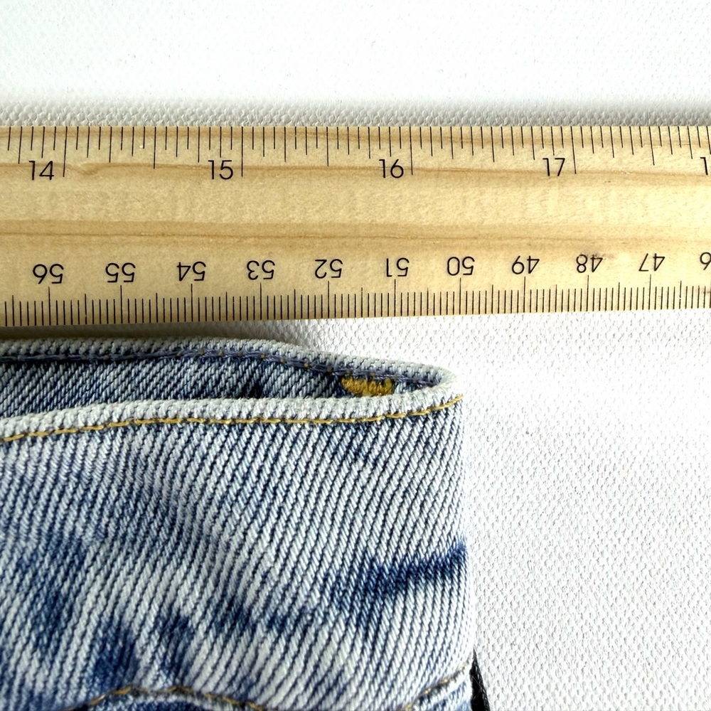 7 For All Mankind Logan Stovepipe high-rise, straight-leg jeans crystal Size 30 - Picture 9 of 11
